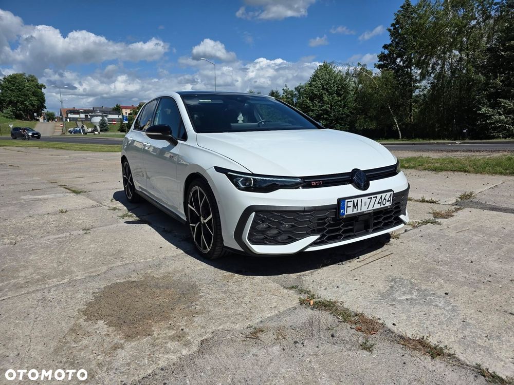 Volkswagen Golf - 8