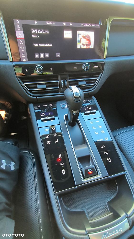 Porsche Macan T - 13