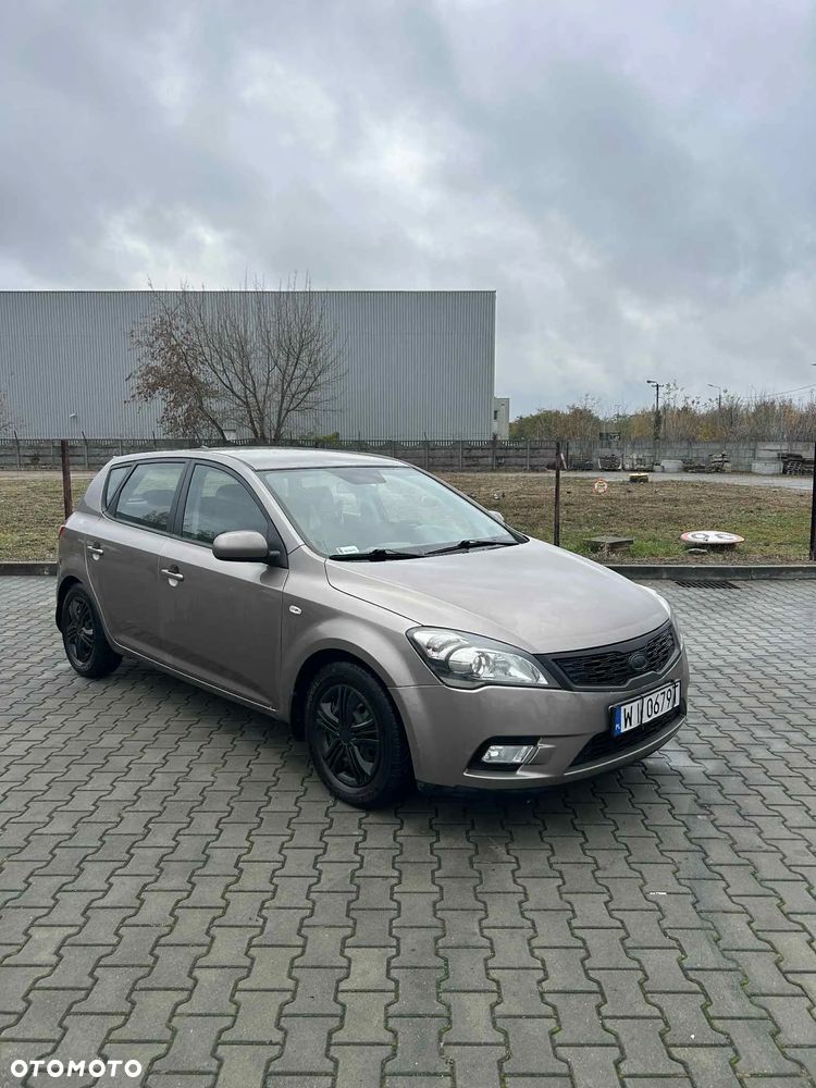 Kia Ceed Cee'd 1.6 Crdi Comfort + - 17