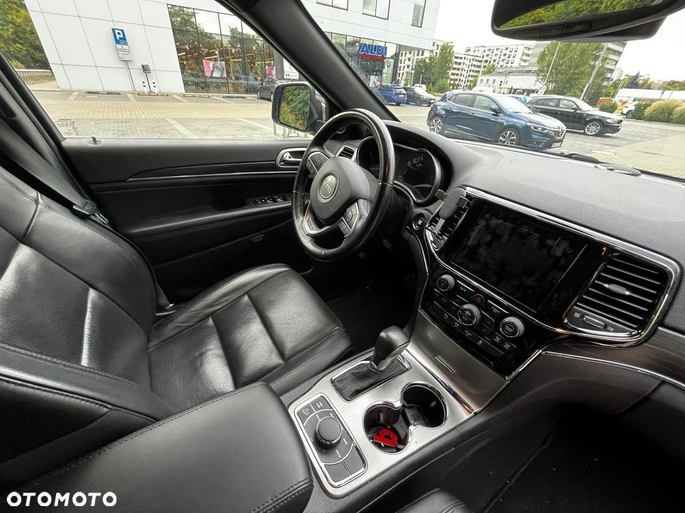 Jeep Grand Cherokee - 14