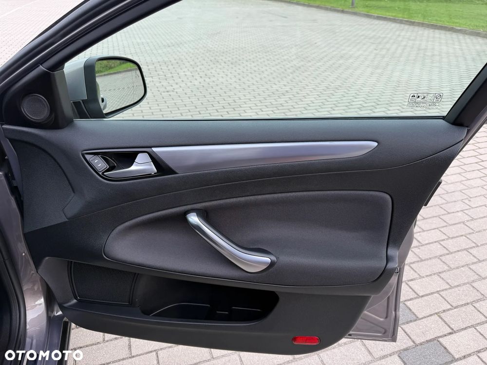 Ford Mondeo 2.0 TDCi Titanium X - 16