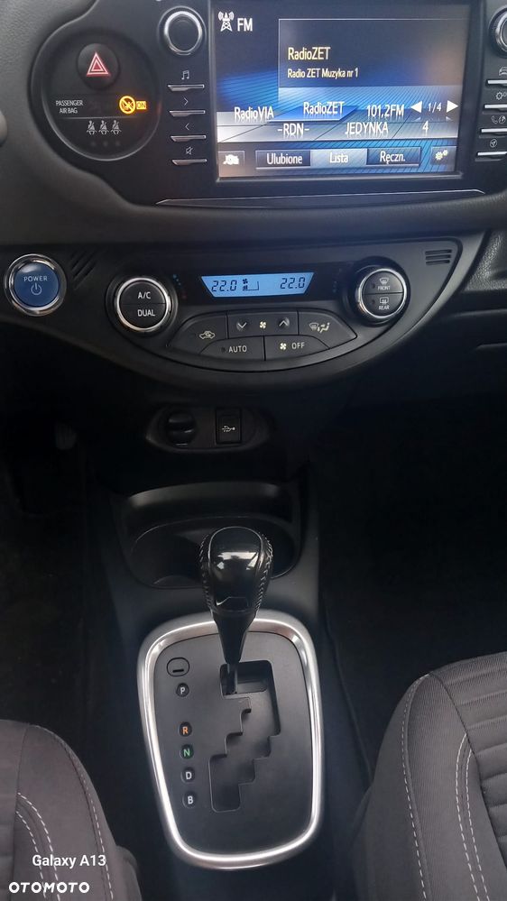 Toyota Yaris Hybrid 100 Premium - 11