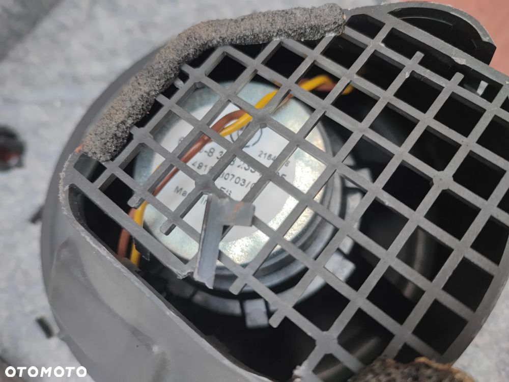 BMW E46 COUPE ORYGINALNA PÓŁKA TYŁ / OSŁONA GRODZI TYŁ + GŁOŚNIKI + ZAŚLEPKI GŁOŚNIKÓW  O NR.  51 46 6 955 325 / 51 46 8 231 125 OEM W DOBRYM STANIE - 20