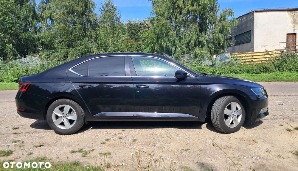 Skoda Superb 1.8 TSI Ambition DSG - 35