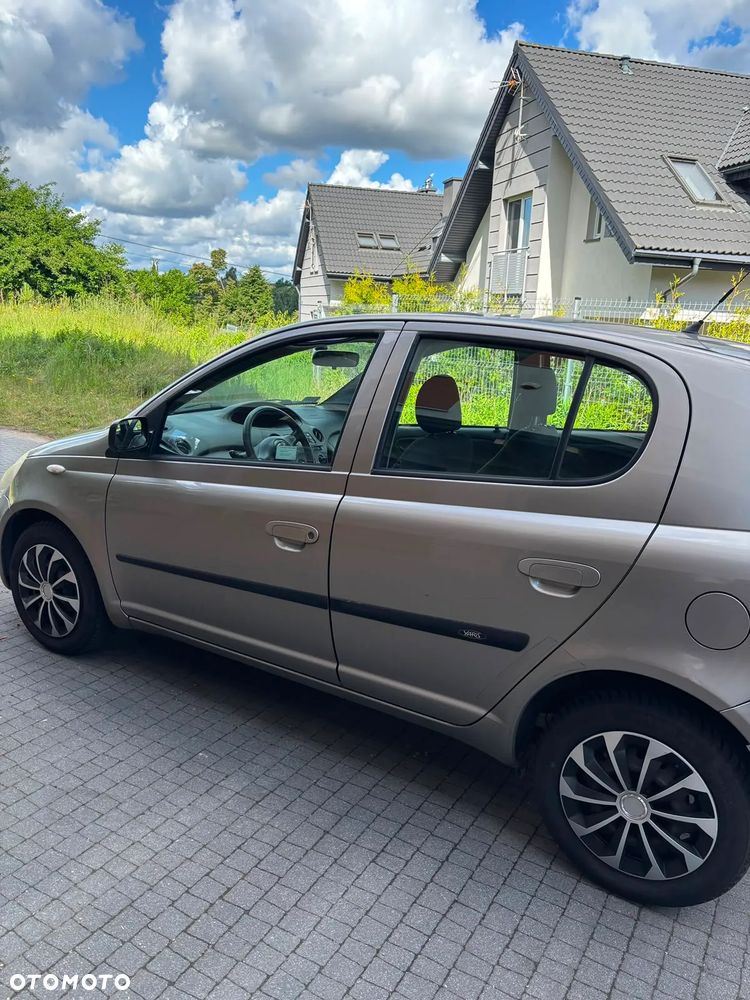 Toyota Yaris 1.3 Sol - 3