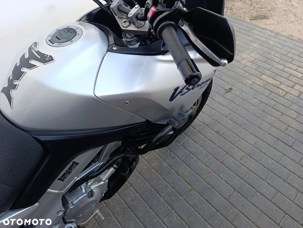Suzuki V-STROM - 29