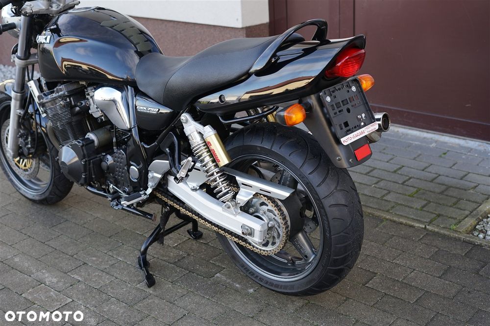 Suzuki GSX - 25
