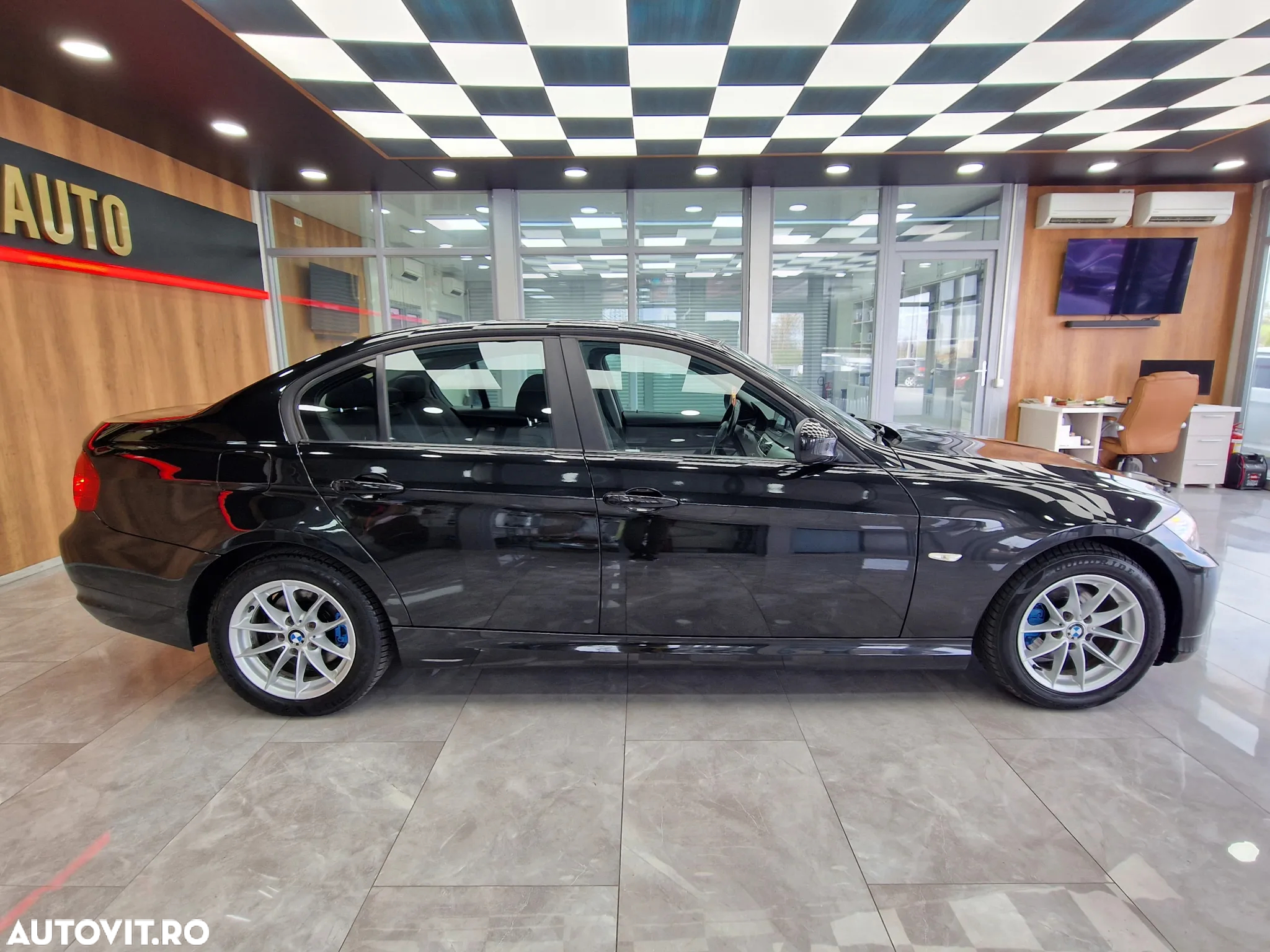 BMW Seria 3 318d - 13