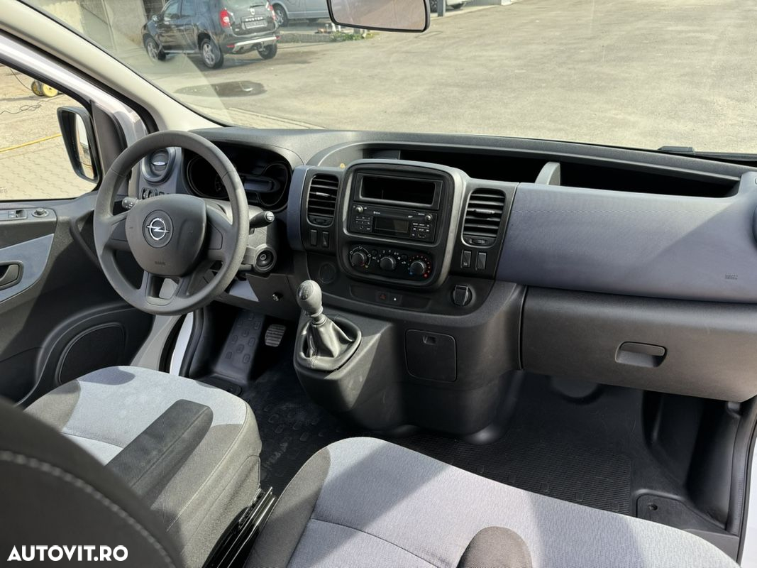 Opel Vivaro - 8