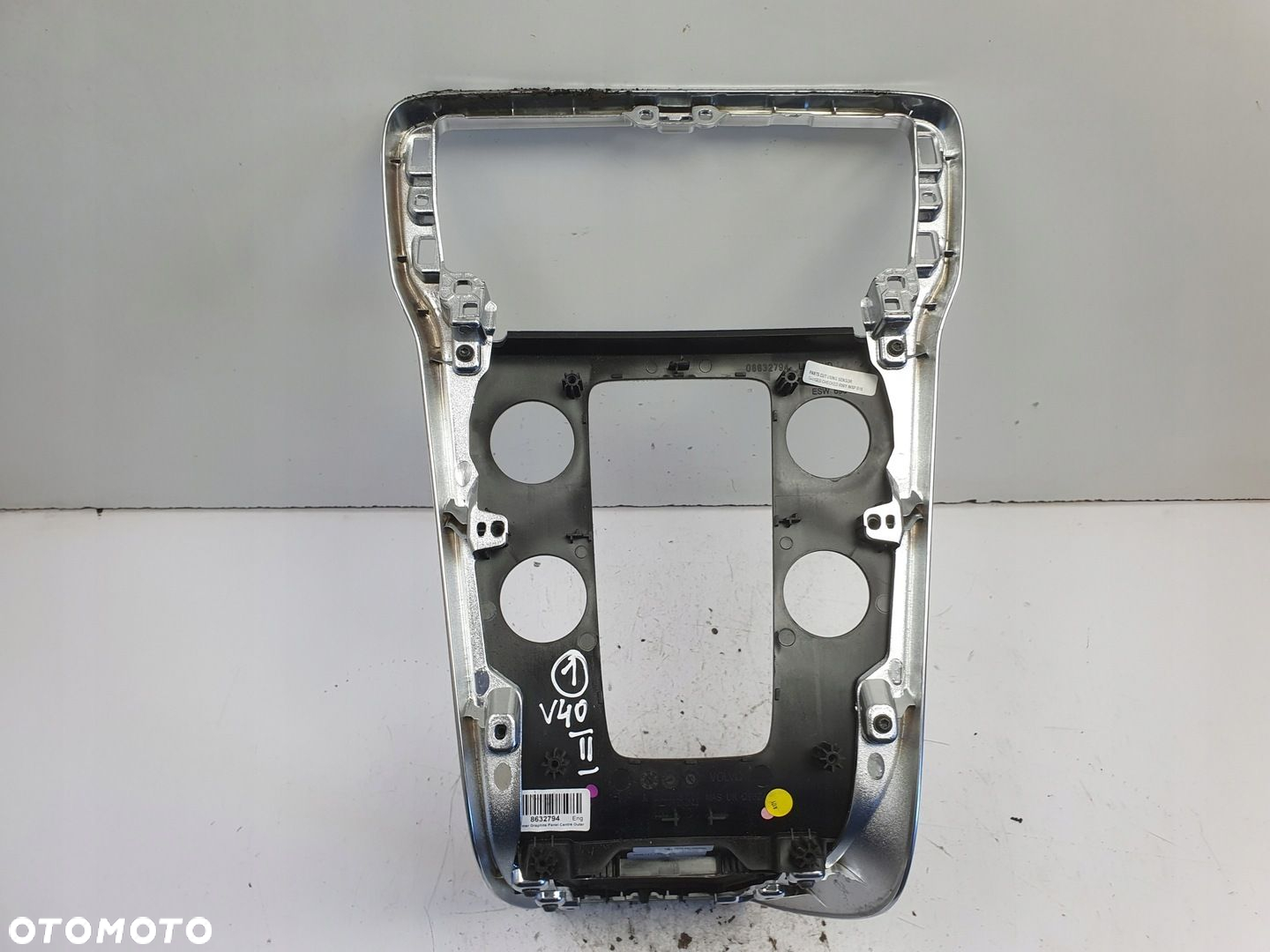 Volvo V40 II TUNEL ŚRODKOWY Ramka radia DEKOR Wodospad 8632794 - 5