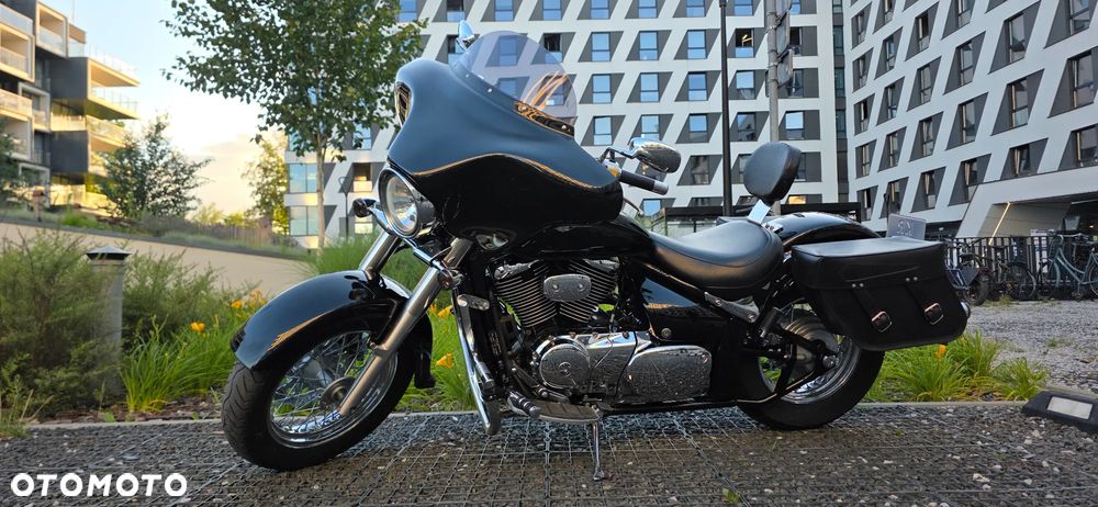 Suzuki Intruder - 1