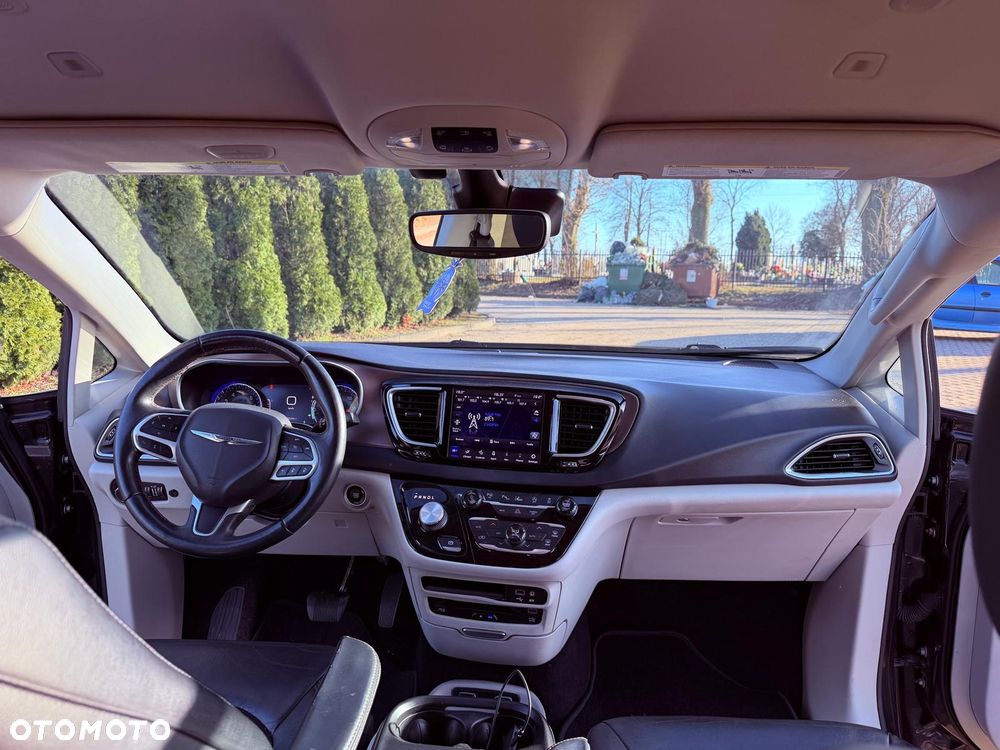 Chrysler Pacifica - 14