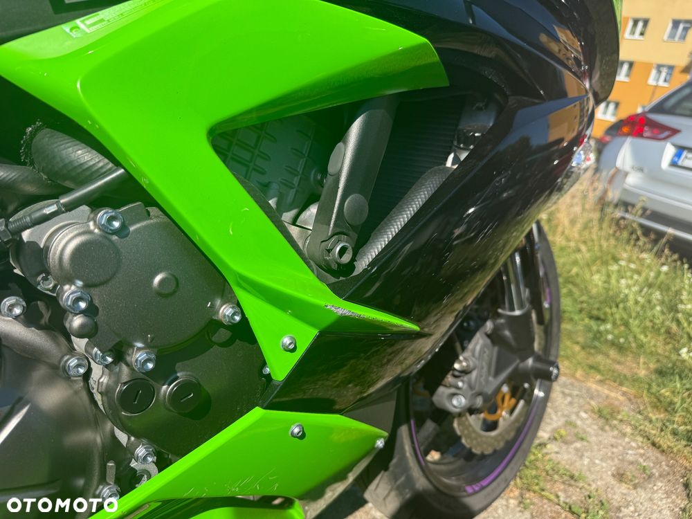 Kawasaki ZXR - 23
