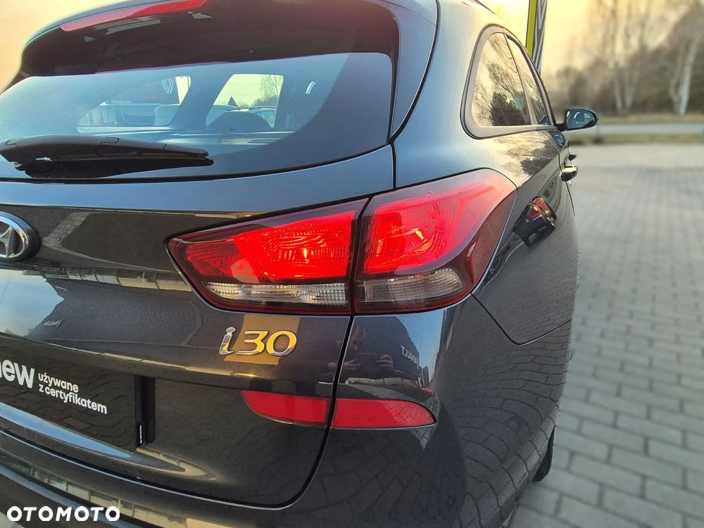 Hyundai i30 1.5 DPI Classic + - 12