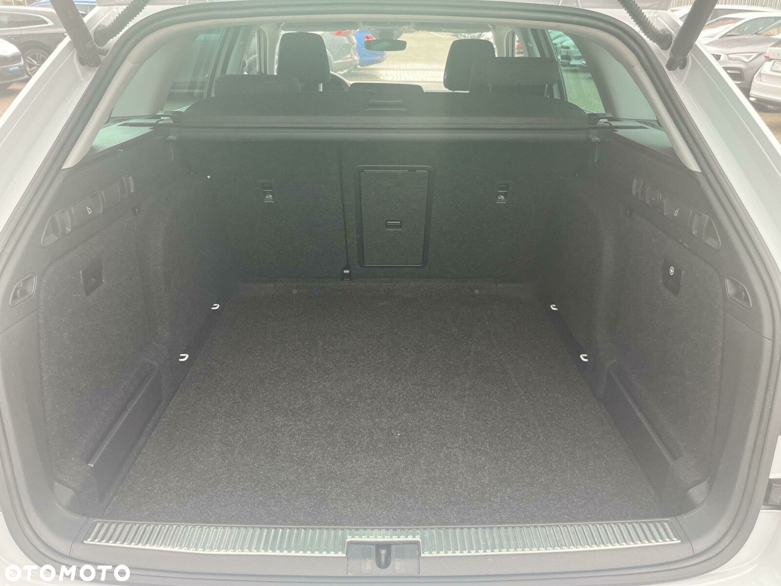 Skoda Superb 1.5 TSI Ambition DSG - 35