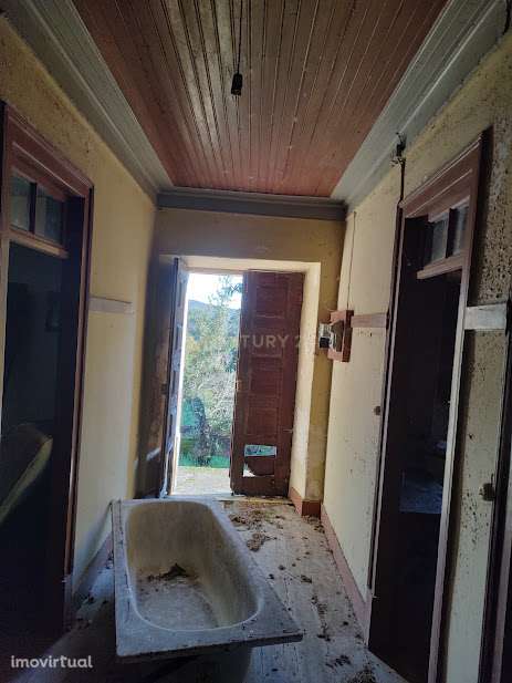 Terreno possível de construir loteamentos ou moradias em banda - Grande imagem: 4/10