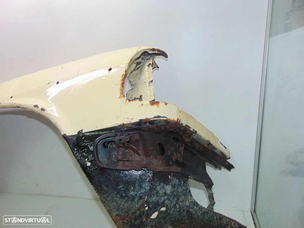 Mercedes W123 guarda lamas - 2