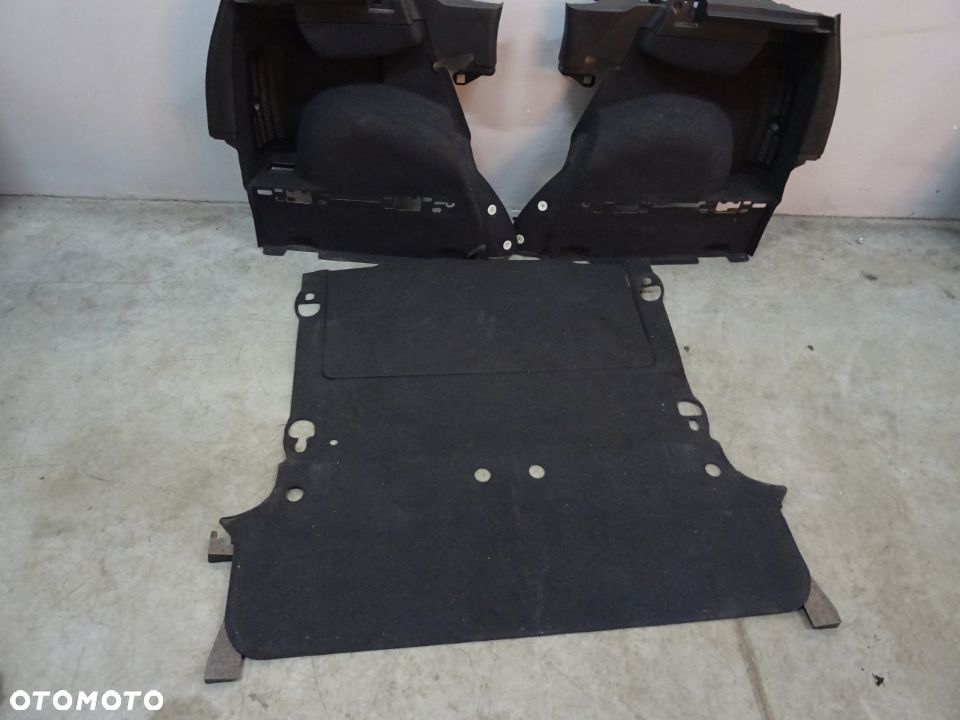 BOCZKI BOCZEK DYWAN BAGAŻNIKA AUDI A2 HB 5D NR57 - 1