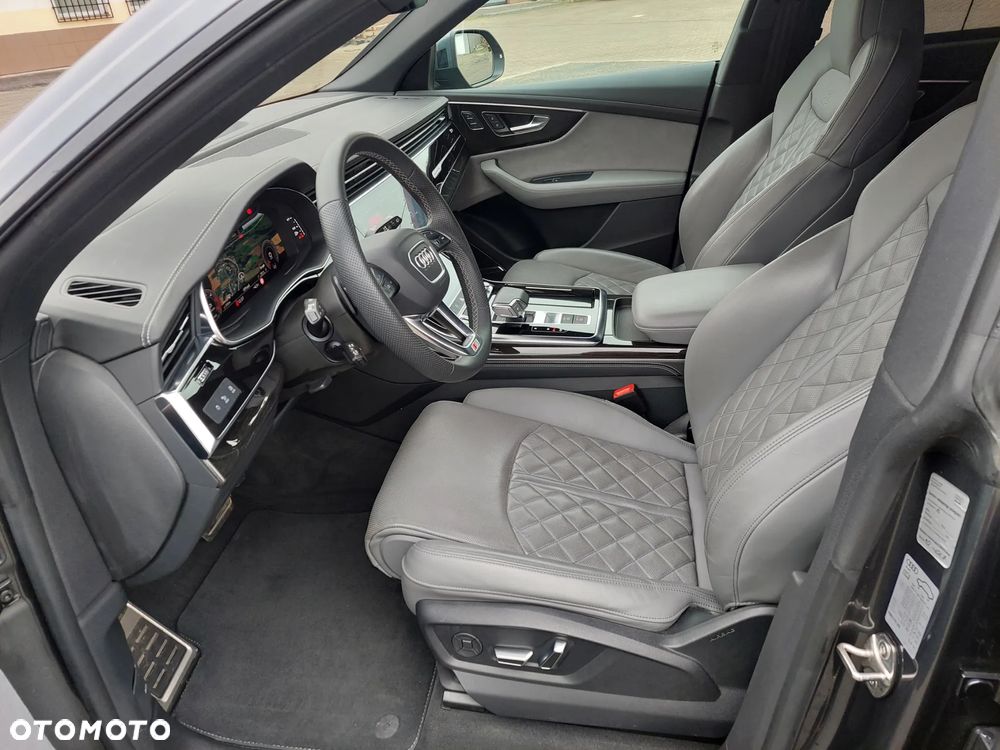 Audi Q8 - 32