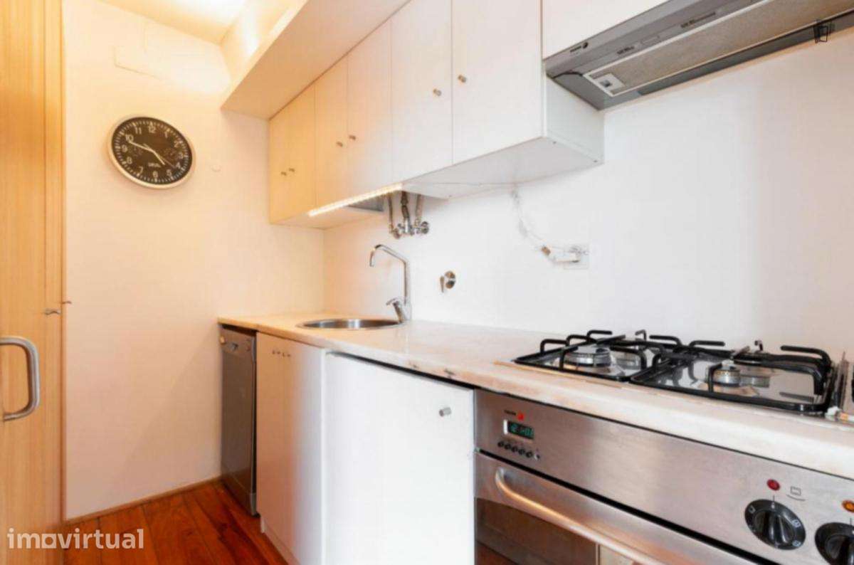 Apartamento com 1 quartos - localizado em Rato Lisbon - Grande imagem: 4/6