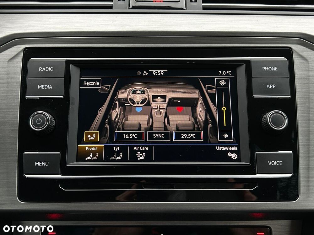 Volkswagen Passat - 33