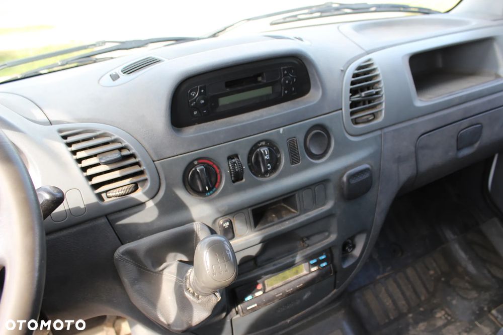 Mercedes-Benz Sprinter - 20