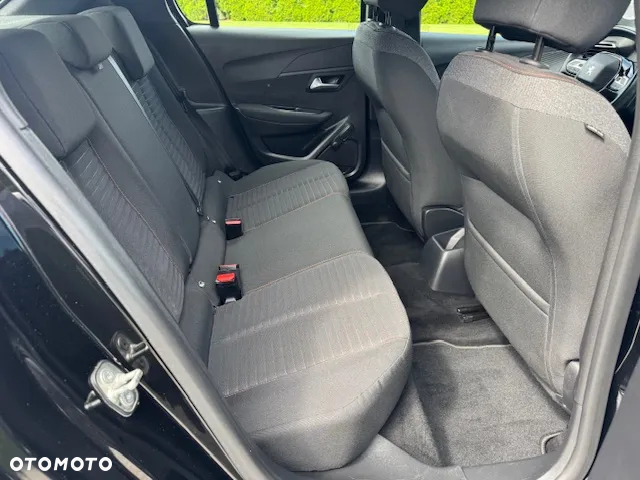 Peugeot 208 - 23