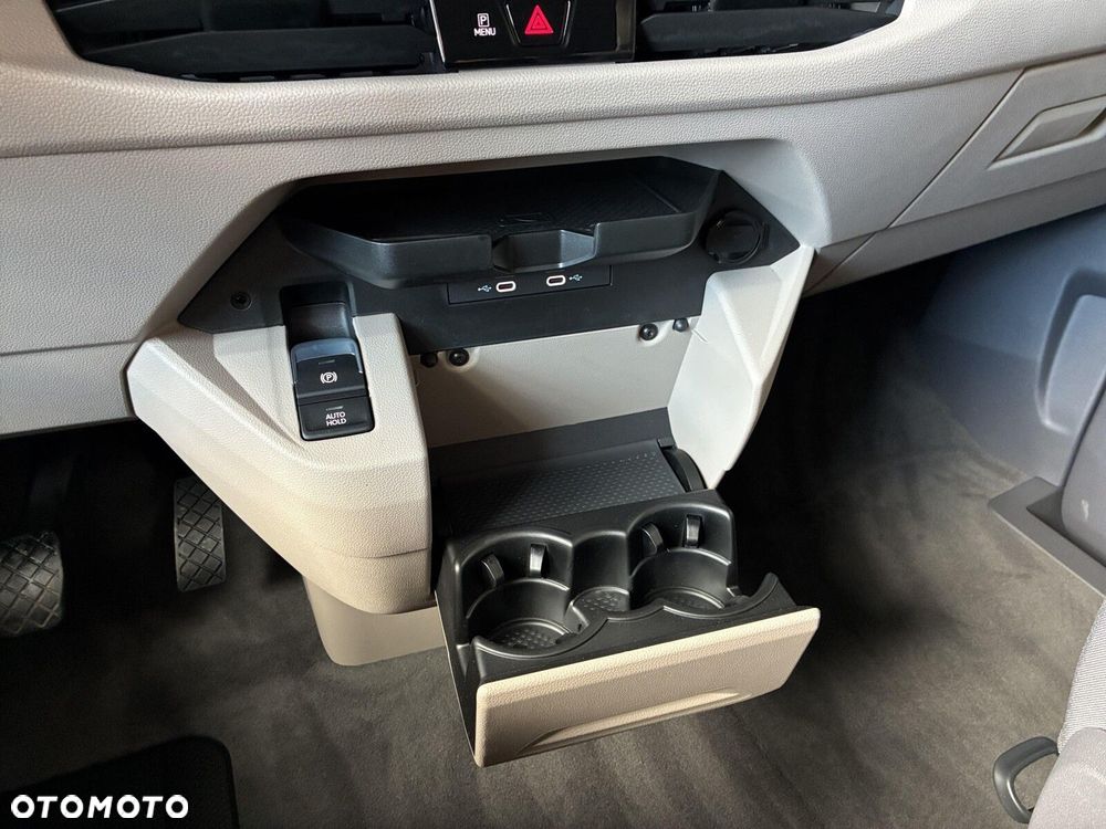 Volkswagen Multivan - 30