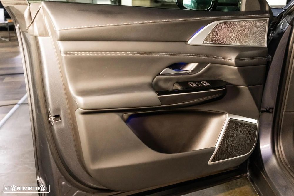 Xpeng G9 93.1 kWh Long Range+Premium Seat & Audio Pack - 39