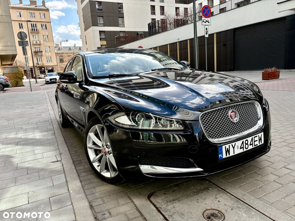 Jaguar XF 35t AWD Portfolio - 1