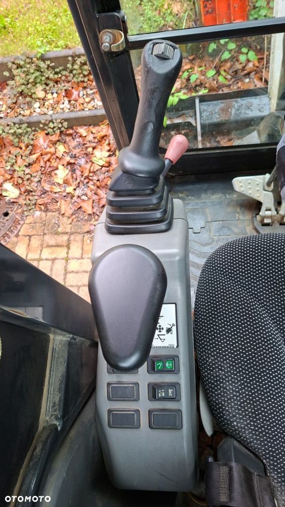 Bobcat E20 - 10