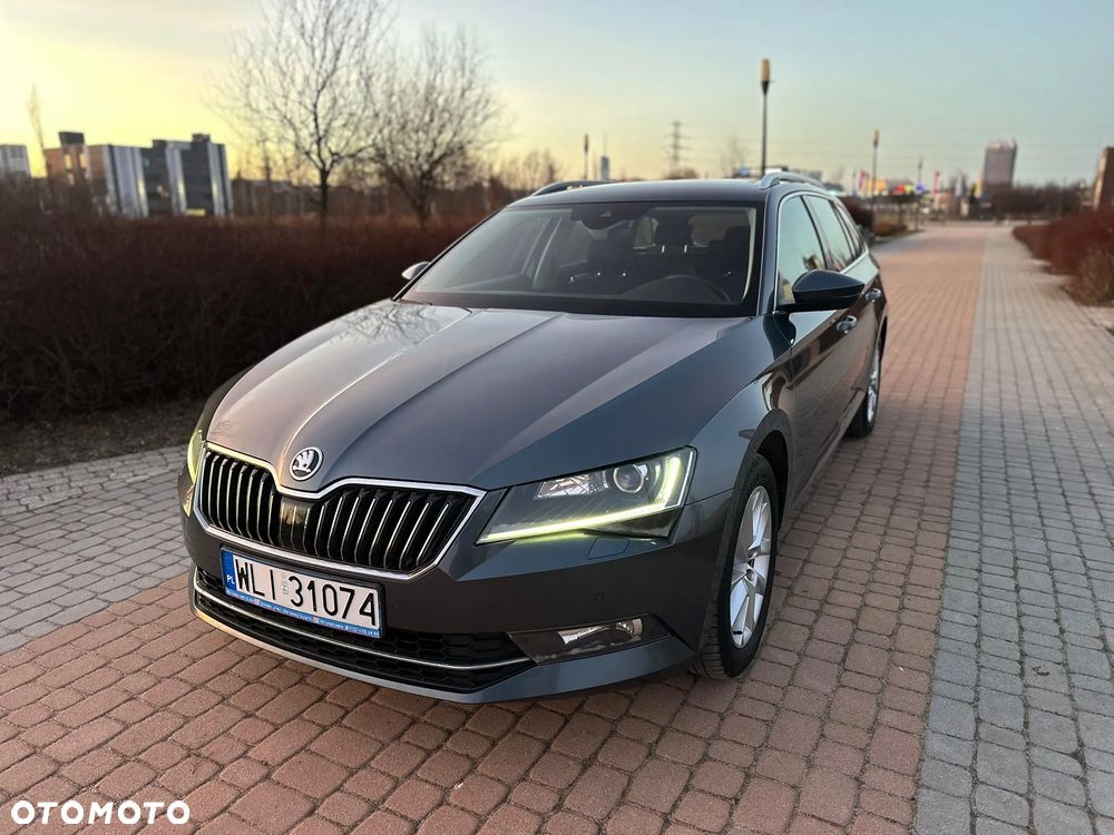 Skoda Superb 2.0 TDI 4x4 Style DSG - 8