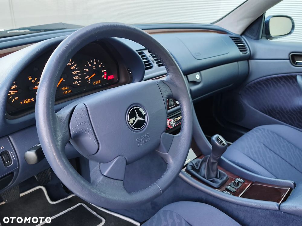 Mercedes-Benz CLK - 25
