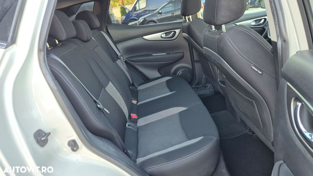 Nissan Qashqai 1.5 DCI Start/Stop N-Connecta - 18