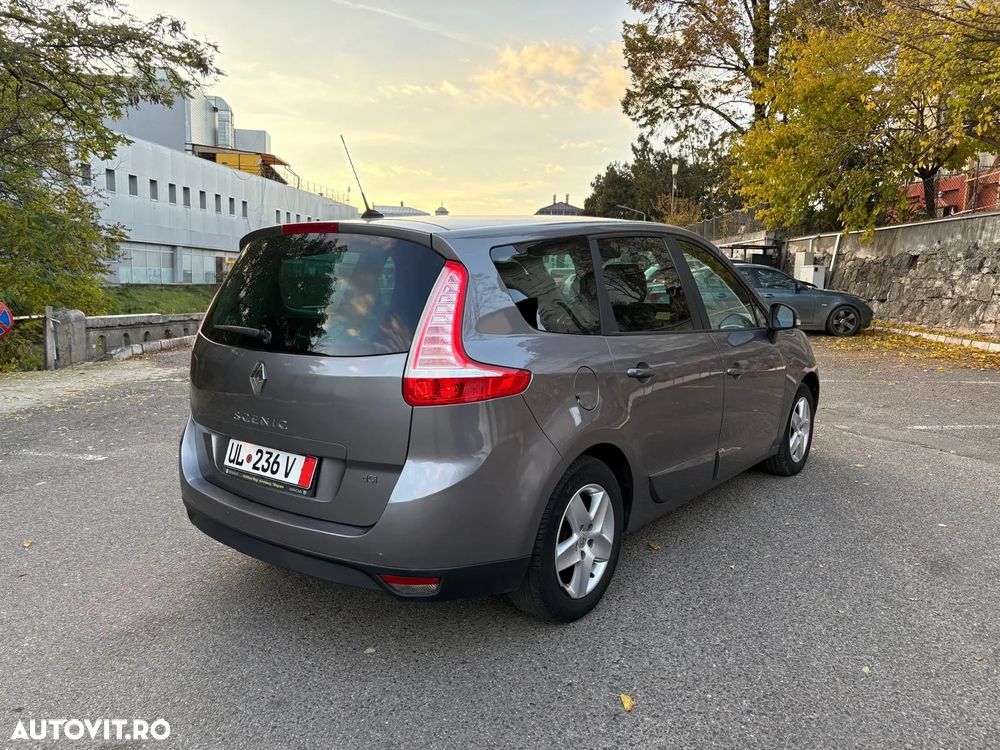Renault Grand Scenic dCi 110 LIMITED - 16