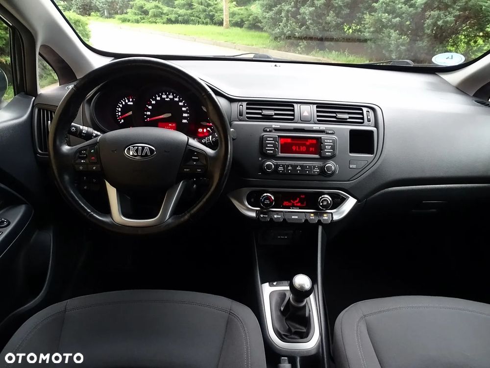 Kia Rio 1.2 Dream Team Edition - 6