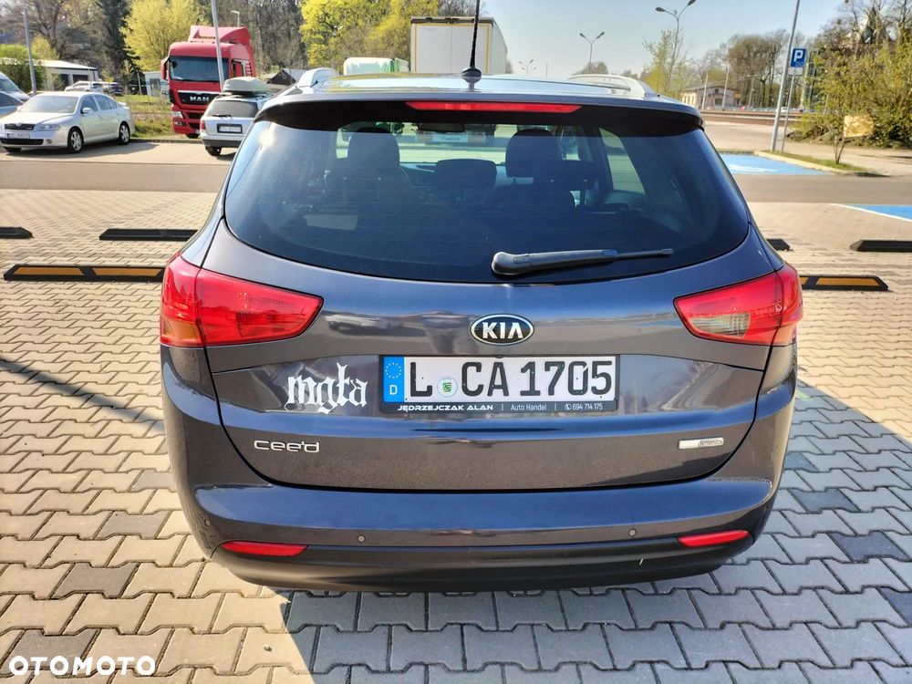 Kia Ceed 1.6 CRDi 128 Platinum Edition - 11