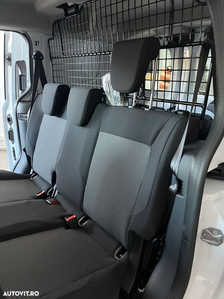 Ford Courier - 17