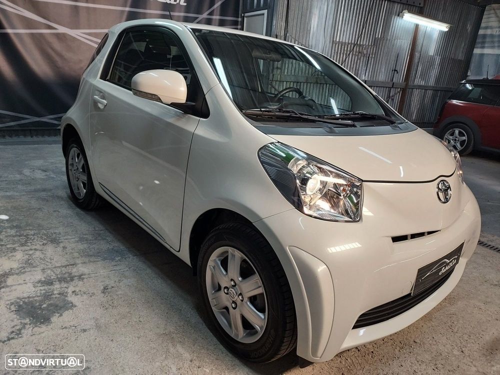 Toyota iQ 1.0 VVT-i Essential+AC — fotografia 2