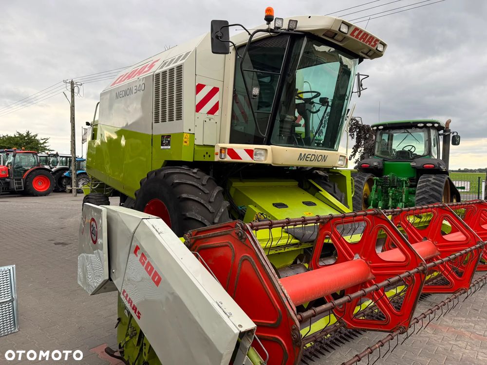 Claas MEDION 340 330  MEGA 350 320 - 3