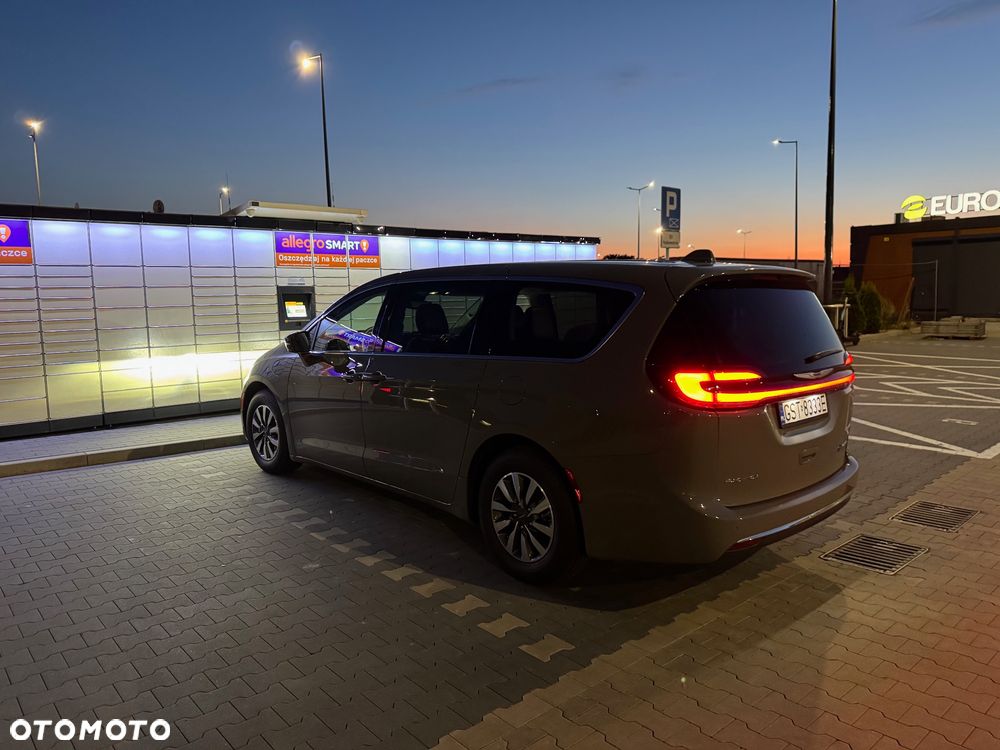 Chrysler Pacifica - 5