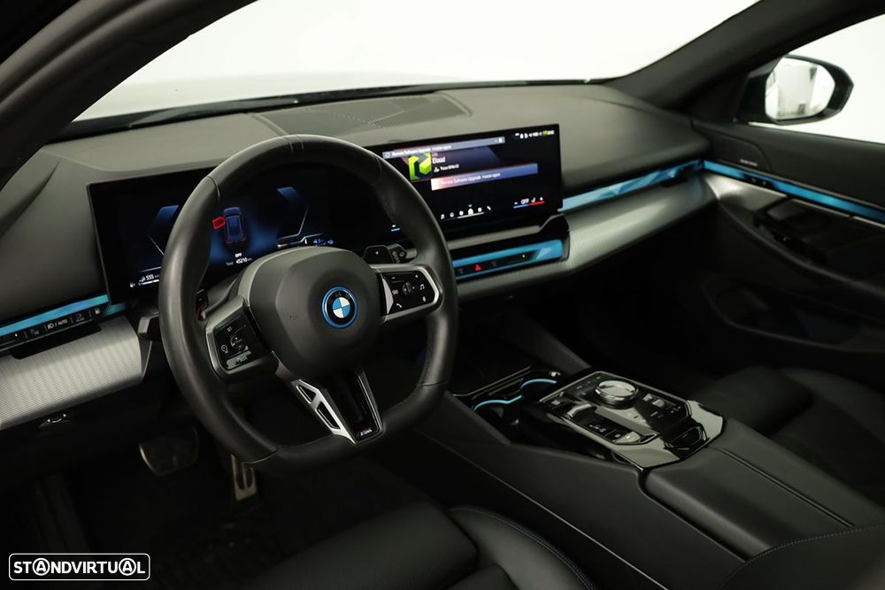 BMW 530 e Pack Desportivo M - 8