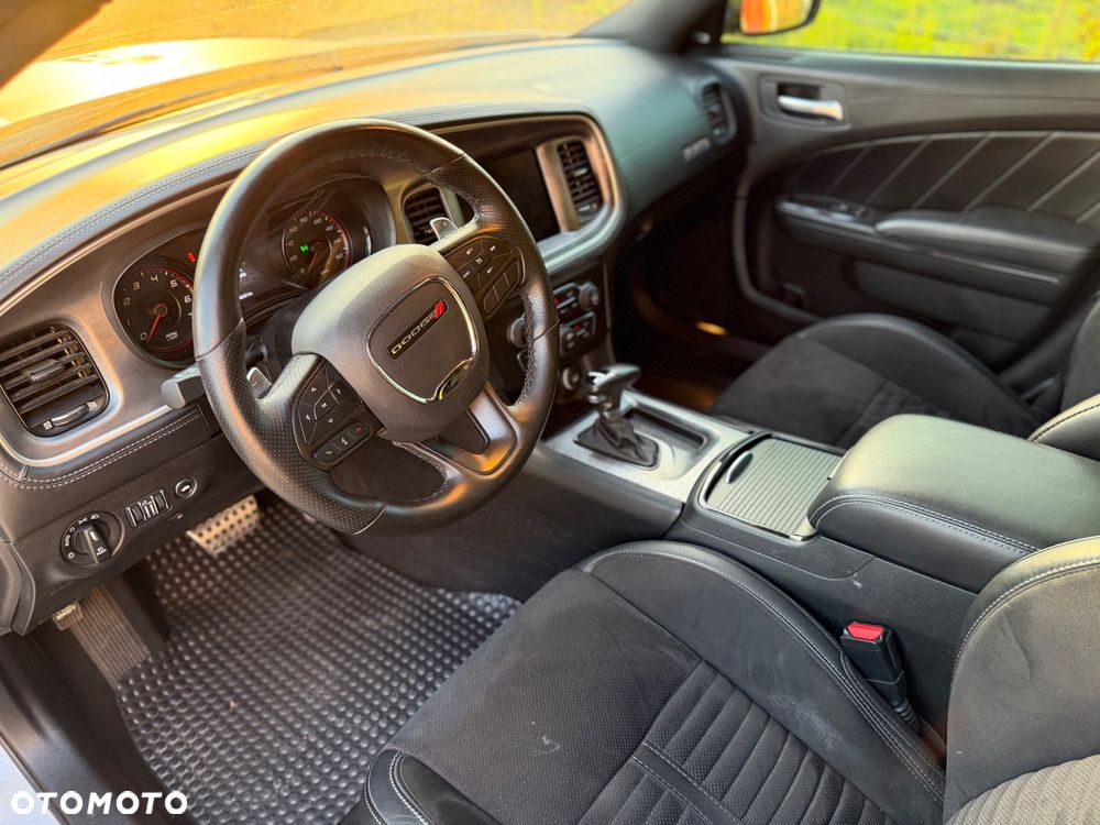 Dodge Charger 5.7 R/T Daytona - 19