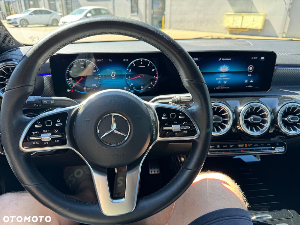 Mercedes-Benz CLA 180 7G-DCT Progressive - 14
