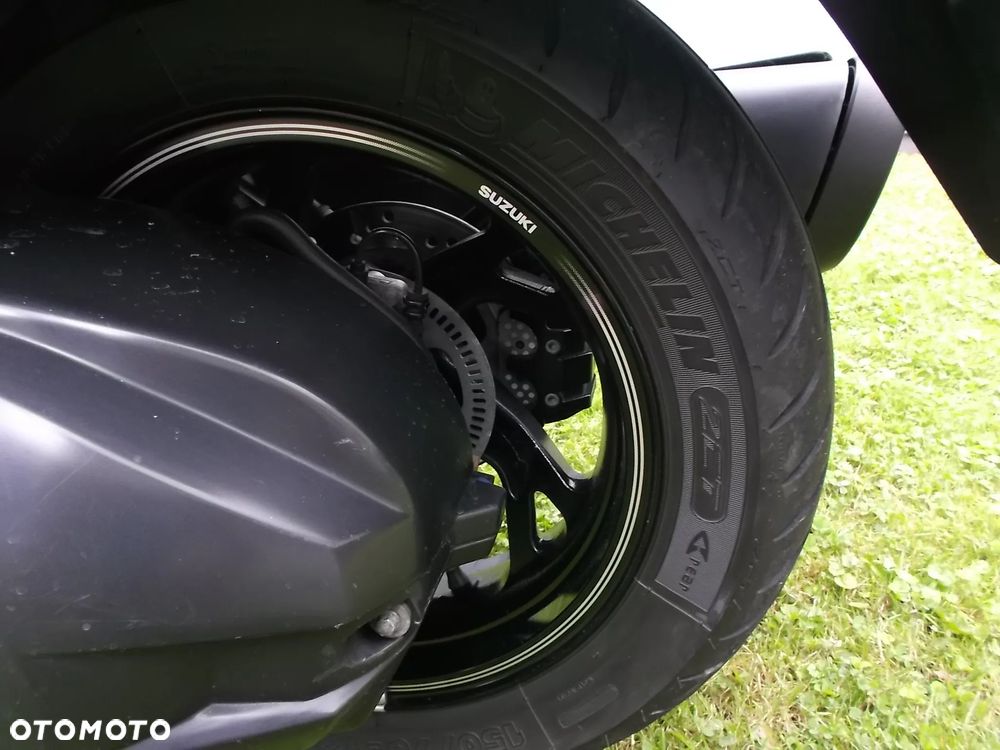 Suzuki Burgman - 7