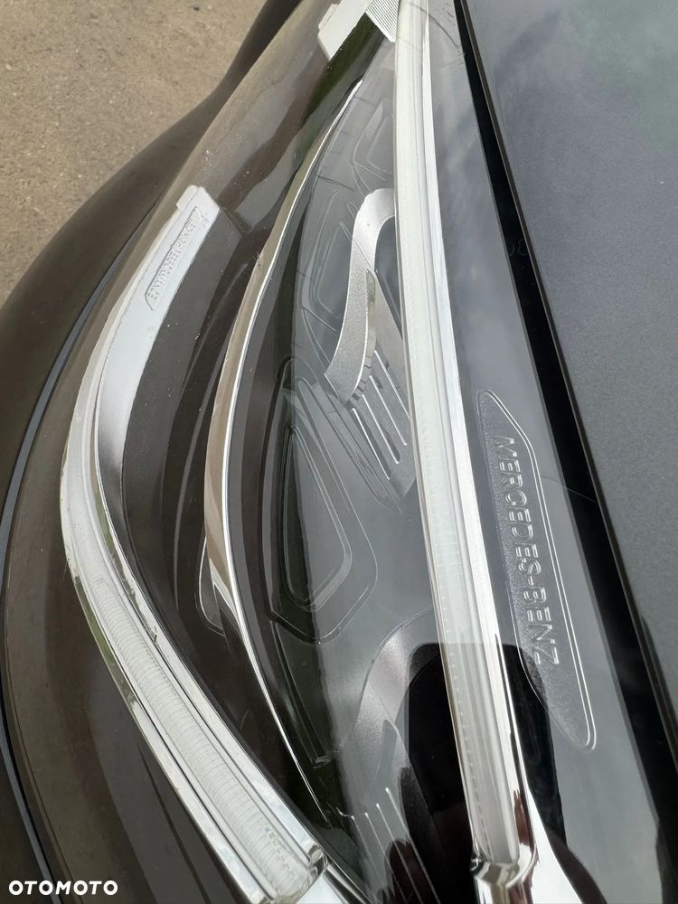 Mercedes-Benz GLC 220 d 4Matic 9G-TRONIC AMG Line - 29