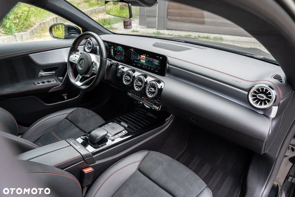 Mercedes-Benz CLA 200 d AMG Line 8G-DCT - 25