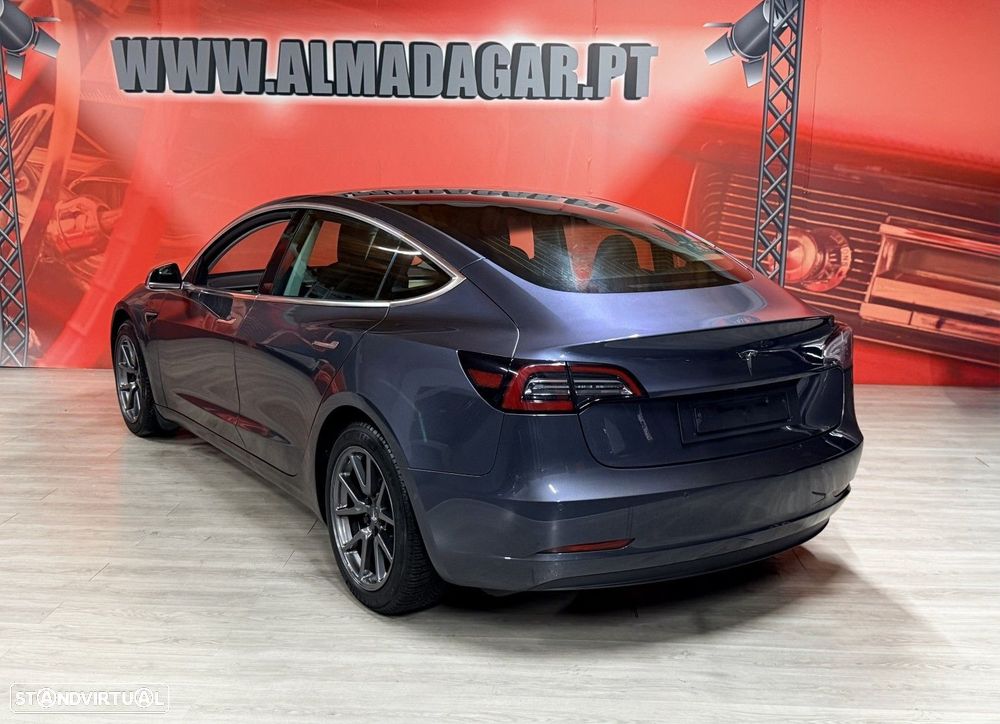 Tesla Model 3 Standard Range Plus RWD - 3