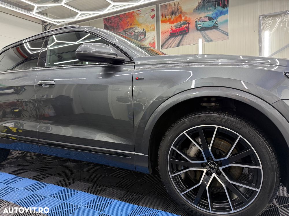 Audi Q8 - 10