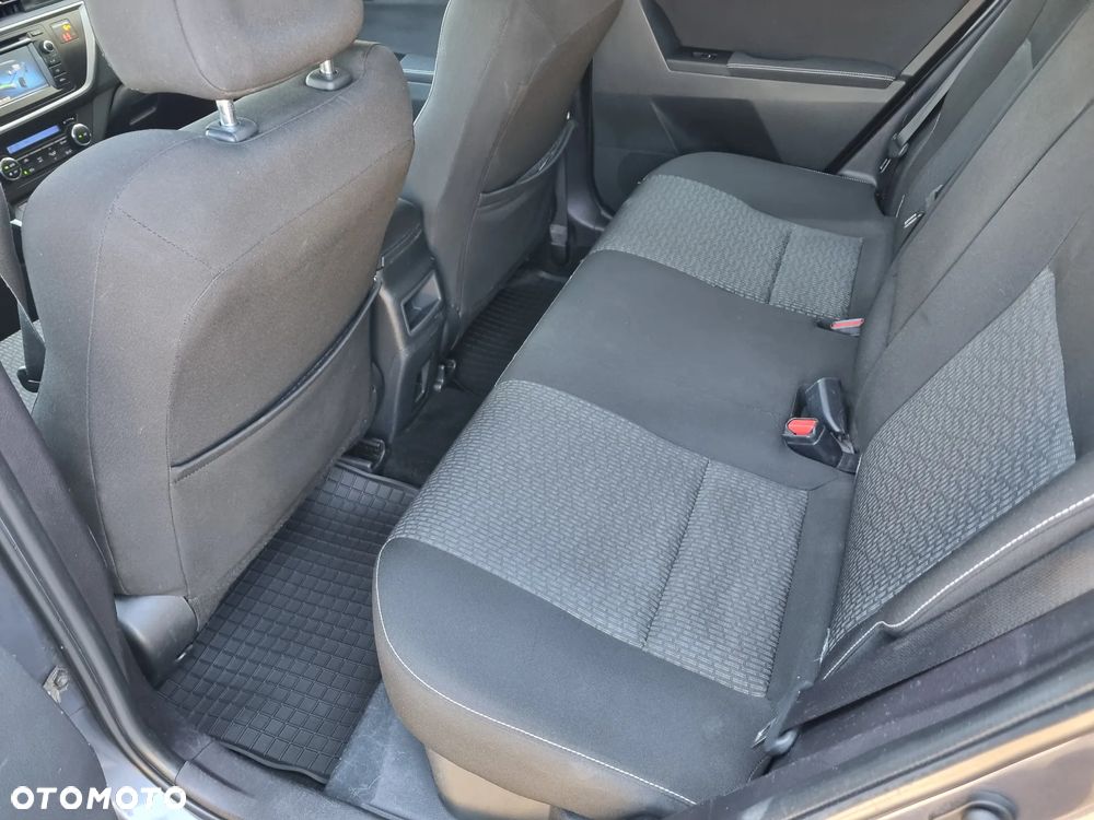 Toyota Auris 1.8 HSD Prestige - 11